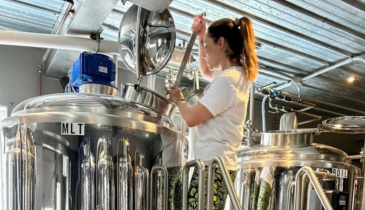 Femmes d'industrie de Ninkazi à la brasserie d'aujourd'hui