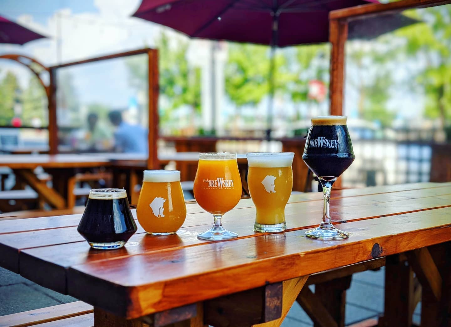 Découvrez 10 Bars Incontournables du Vieux-Port de Montréal